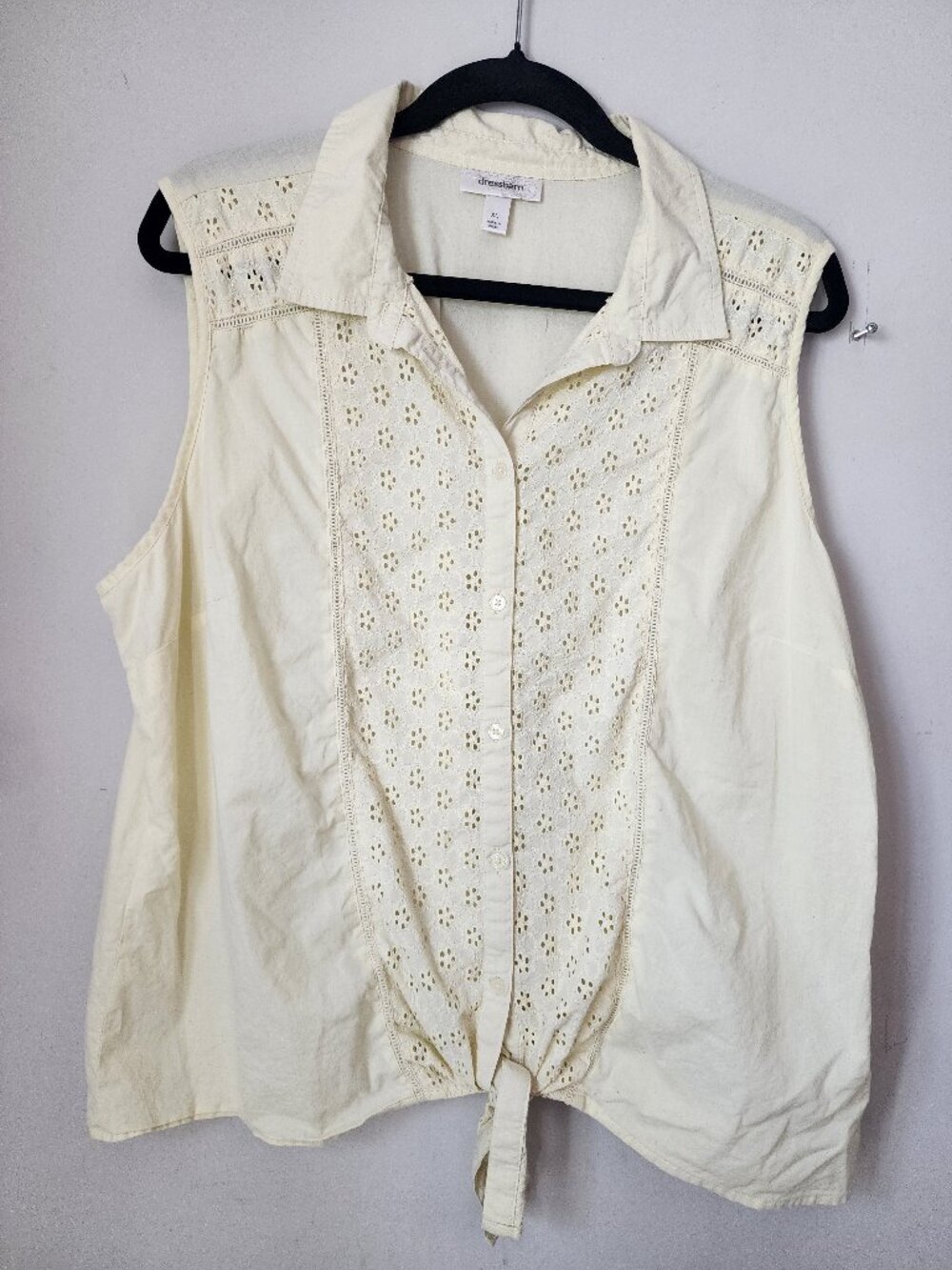 Dressbarn Pale Yellow Eyelet Button Front Tie Collared Tank Top Cottagecore Boho - Picture 2 of 9